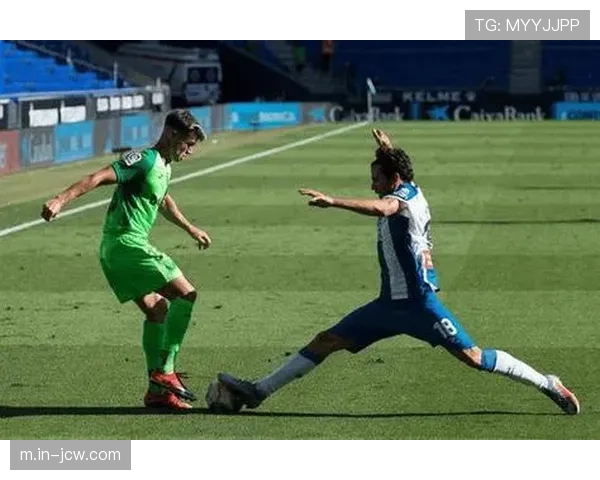 西班牙人主场坚守一分 低位防守反击战术执行到位 西班牙人主场坚守一分 低位防守反击战术执行到位